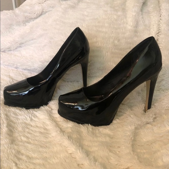 5-INCH CLOSED TOE PATENT BLACK LEATHER HEELS/PUMPS - Picture 3 of 7